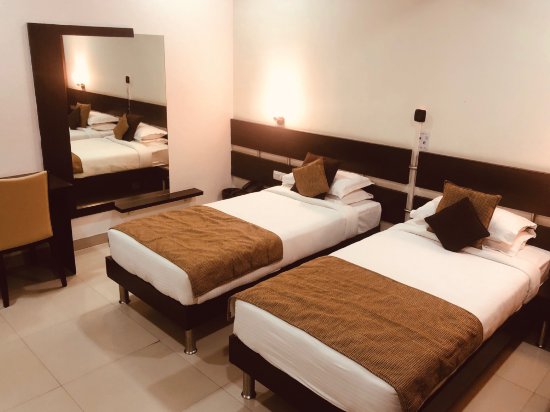 Фото Raghu Mahal Hotel