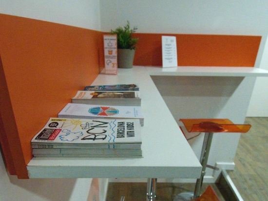 Фото Hostal Live Barcelona