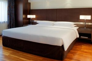 Hyatt Regency Dubai & The Galleria Residence (Galleria Shopping Mall, Al Corniche, Deira, Dubai), hotel