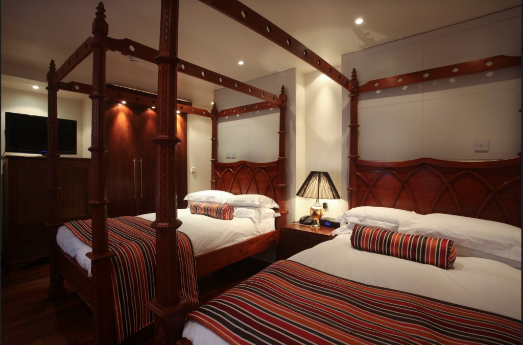 Фото Mayflower Hotel