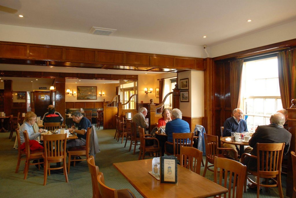 Фото Londonderry Arms Hotel