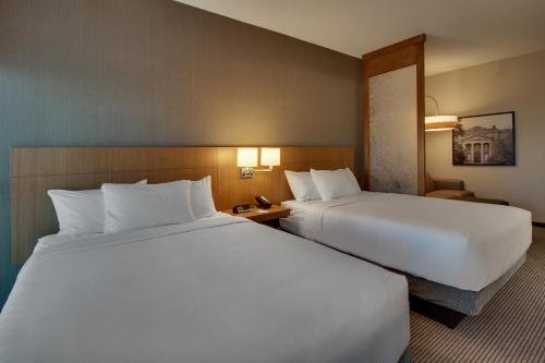 Фото Hyatt Place Iowa City Downtown