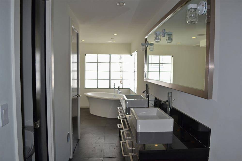 Фото Posh South Beach Hostel, a South Beach Group Hotel