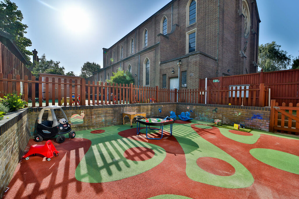 School Bright Horizons Raynes Park Day Nursery and Preschool, London, photo