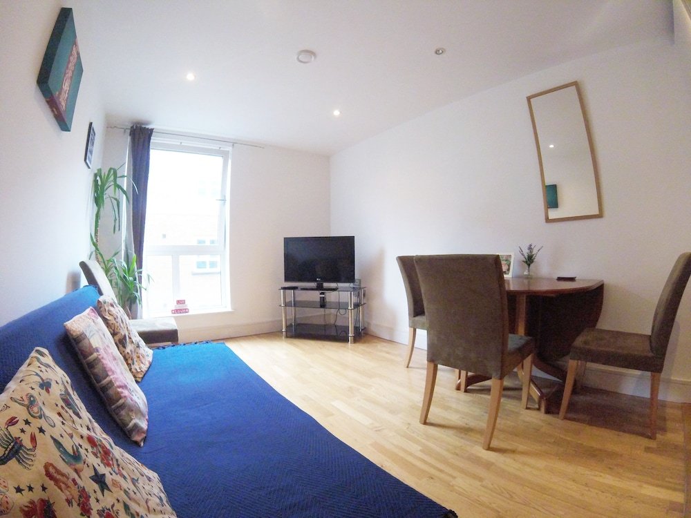 Фото Myshortstay Cheshire Street Apartment