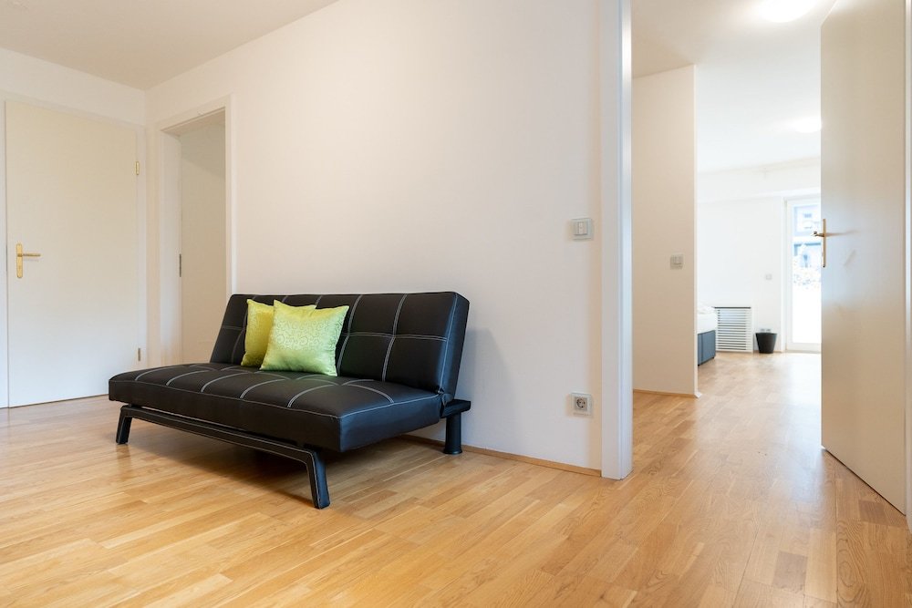 Фото Apartments Wien - Schwarzenbergplatz