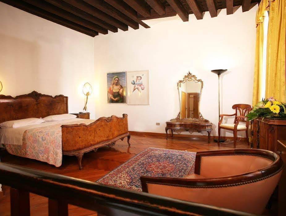 Фото All’Angelo Art Hotel