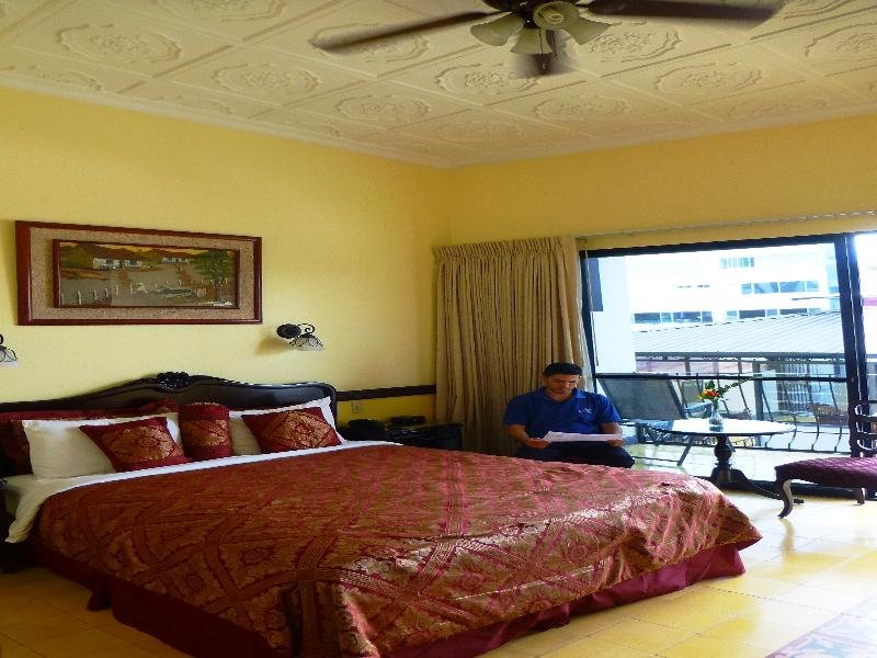 Фото Santo Tomas Hotel