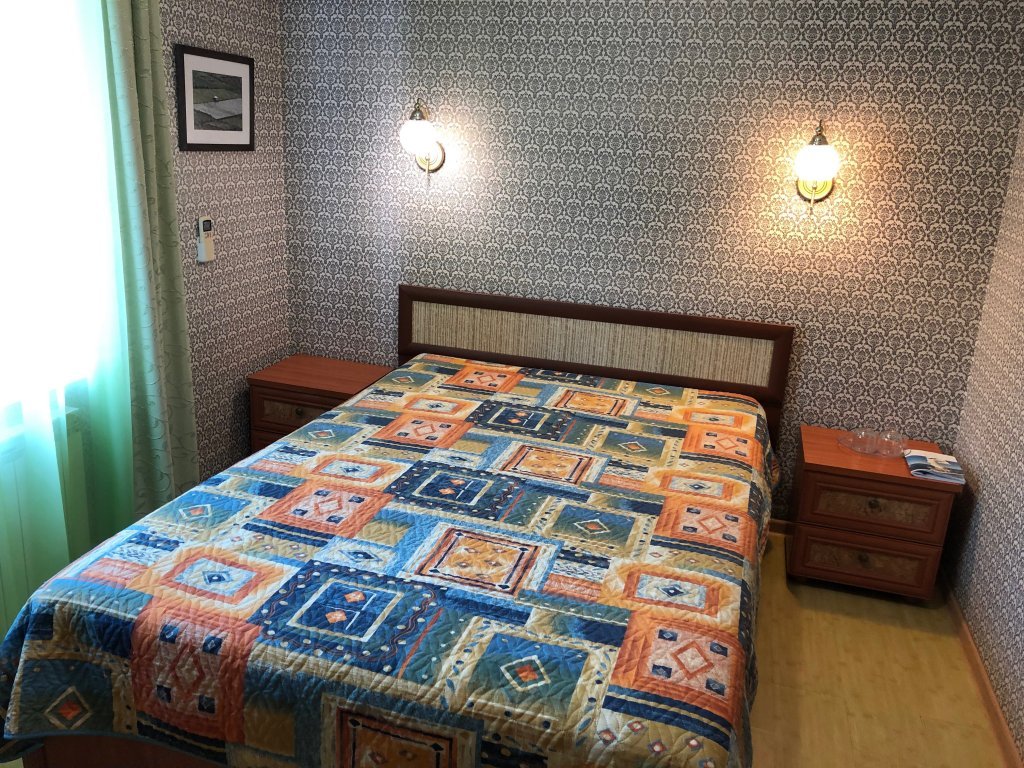 Фото Селена