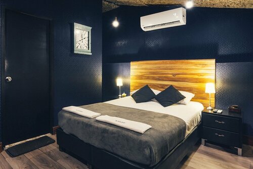 Гостиница The Clock Hostel And Suites в Картахене