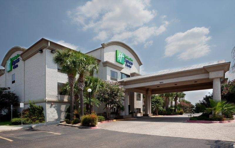 Фото Holiday Inn Express Hotel & Suites Mission-McAllen Area, an Ihg Hotel