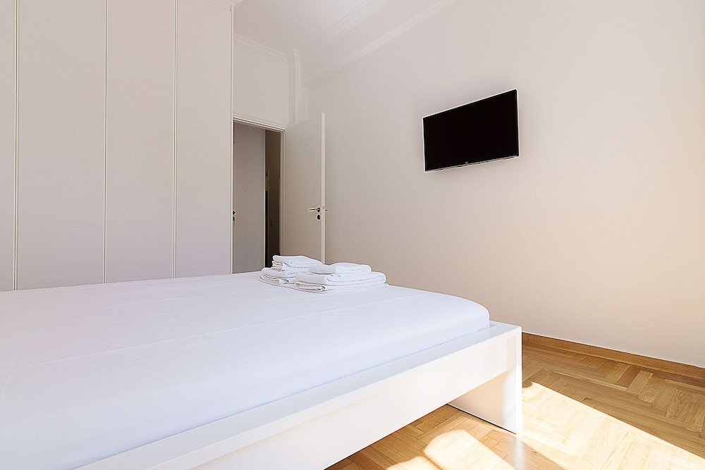 Фото Spacious two bedroom apartment