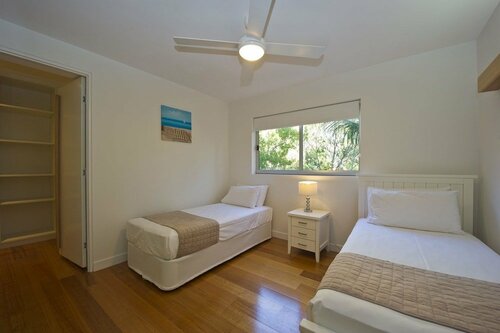 Гостиница Maggies Beachfront Apt. 7