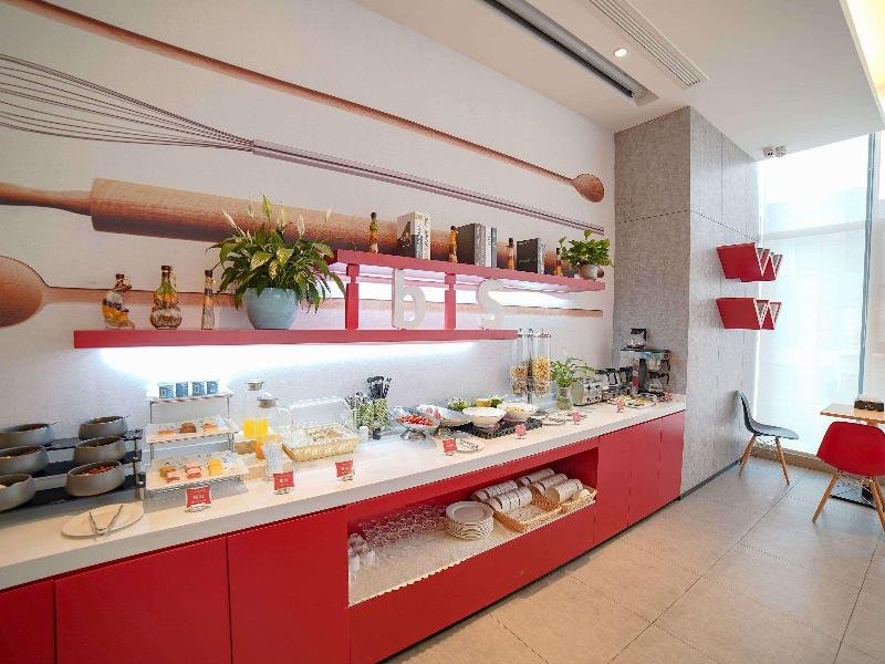 Фото Ibis Chengdu Hi-Tech Zone Longhu Hotel