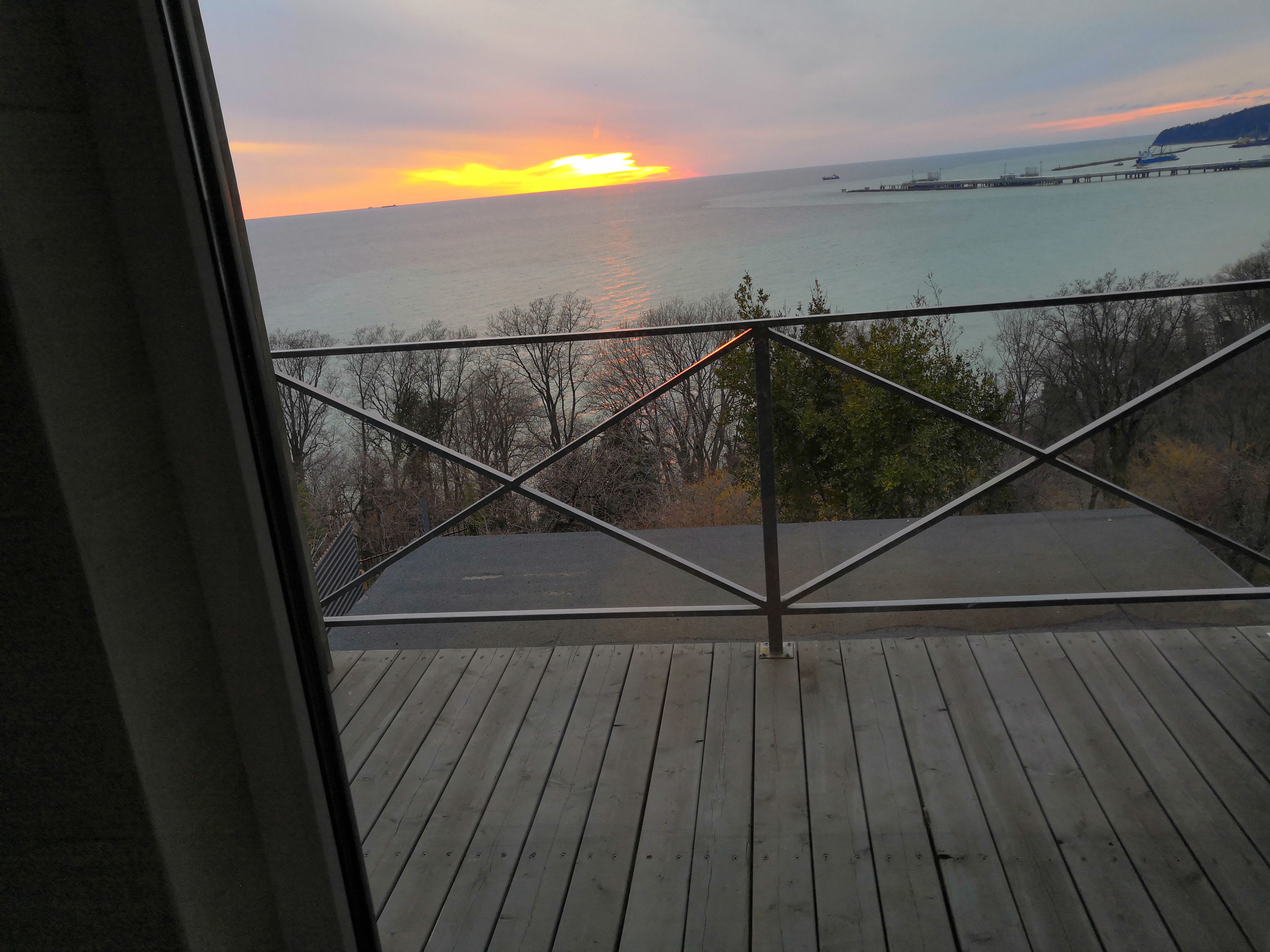 Фото Серый дом