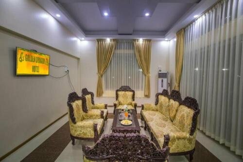Гостиница Golden Dragon Hotel в Пьи