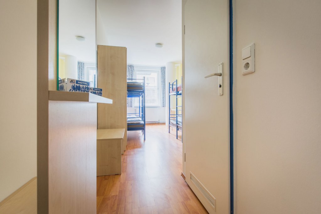 Фото a&o Köln Hauptbahnhof