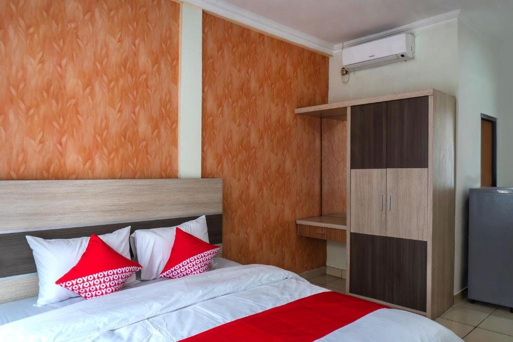 Фото Oyo 617 Sukaraja Residence Syariah