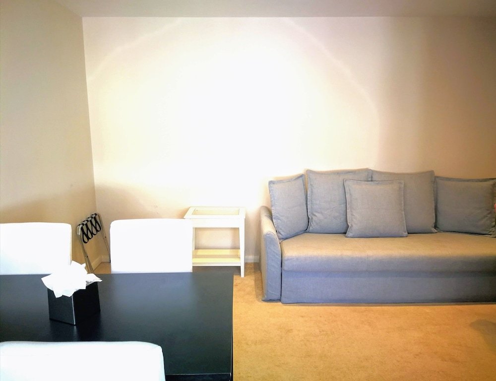 Фото Crawford Suites Serviced Apartments