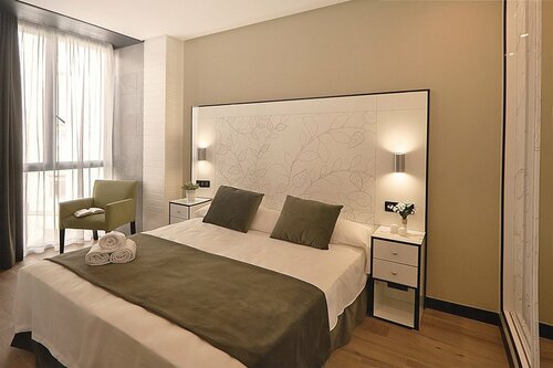 Жильё посуточно Apartamentos Suites Oficentro Deluxe в Малаге