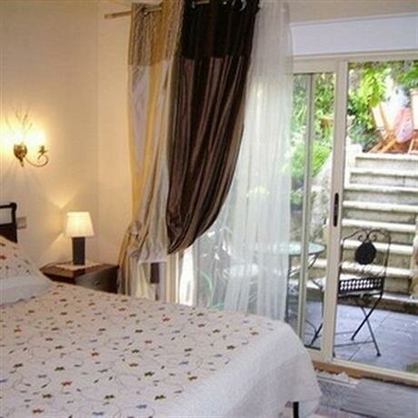 Bed and Breakfast Dessous Des Berges