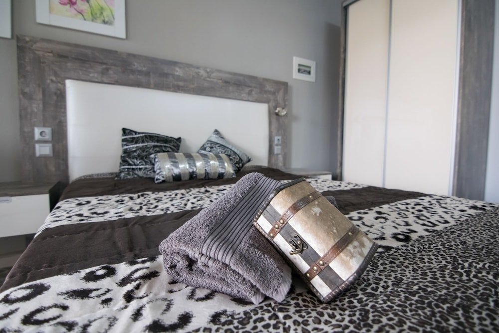 Фото Avra Comfort Rooms- Family