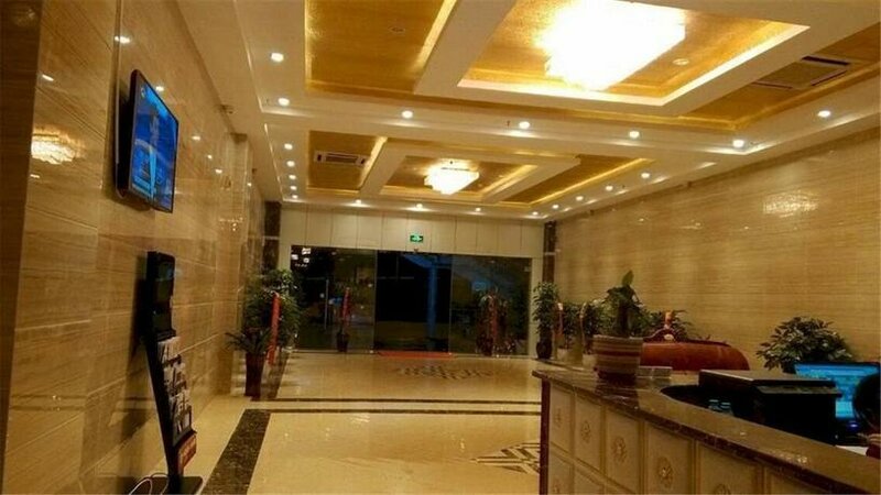 GreenTree Inn Chongqing Shiqiaopu Computer City Light Rail Stine Express Hotel