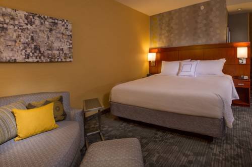 Фото Courtyard by Marriott Dallas Richardson at Spring Valley