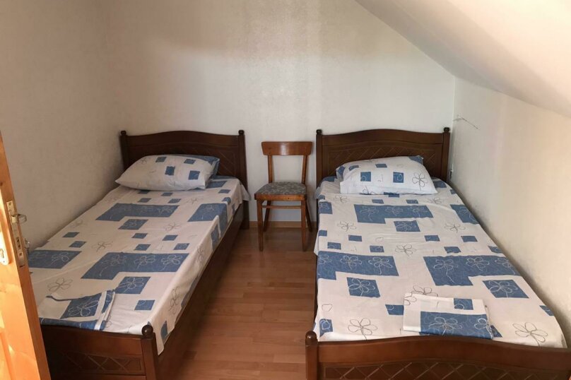 Фото Адриана