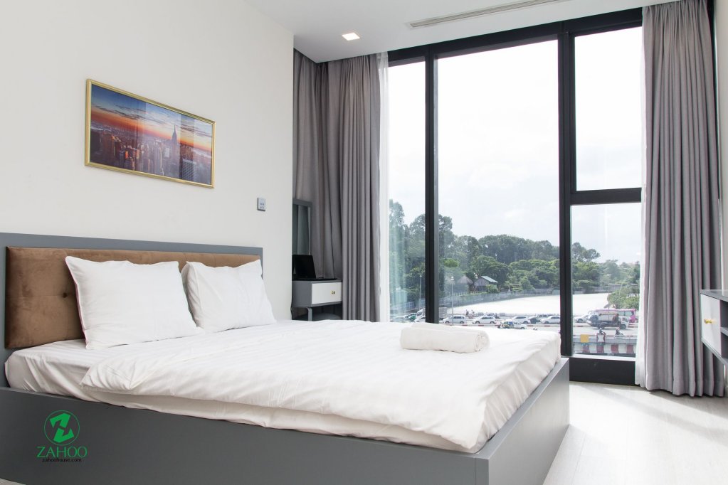 Фото Zahoo House - Vinhomes Golden River