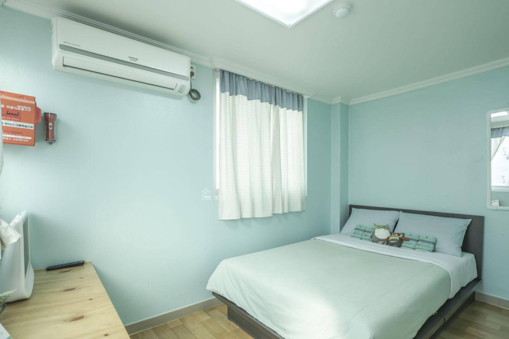 Фото Dalkom Myeongdong Guesthouse