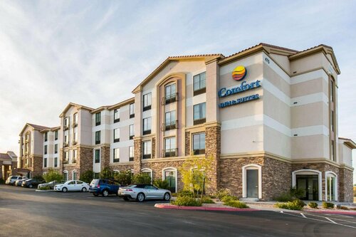 Гостиница Comfort Inn & Suites Henderson - Las Vegas в Хендерсоне