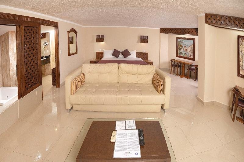 Фото Hotel Plaza Kokai