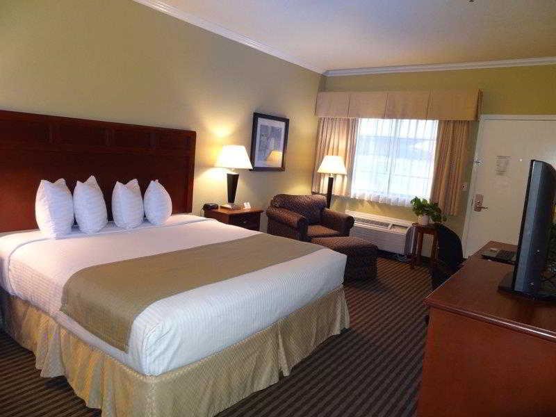 Фото Best Western Hebbronville Inn