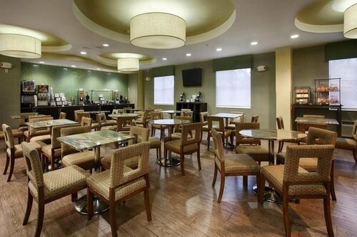Гостиница Four Points by Sheraton Fort Lauderdale Airport - Dania Beach в Дания Бич