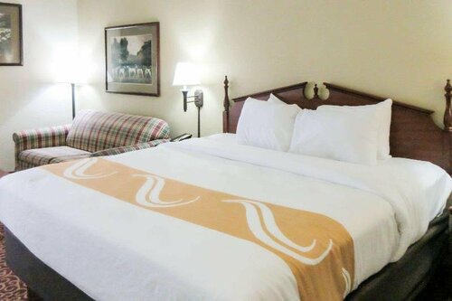 Гостиница Quality Inn & Suites Quincy - Downtown в Куинси