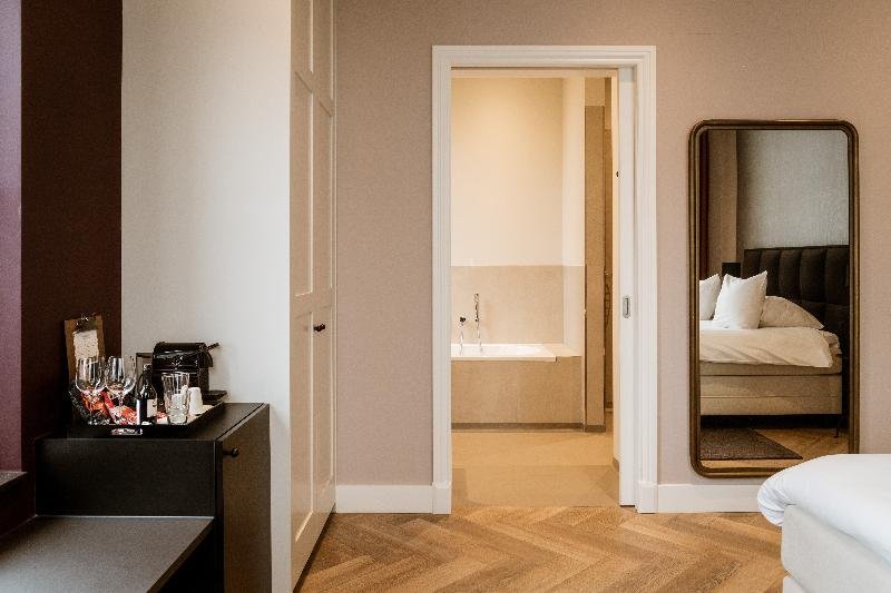 Фото Hotel The Yard