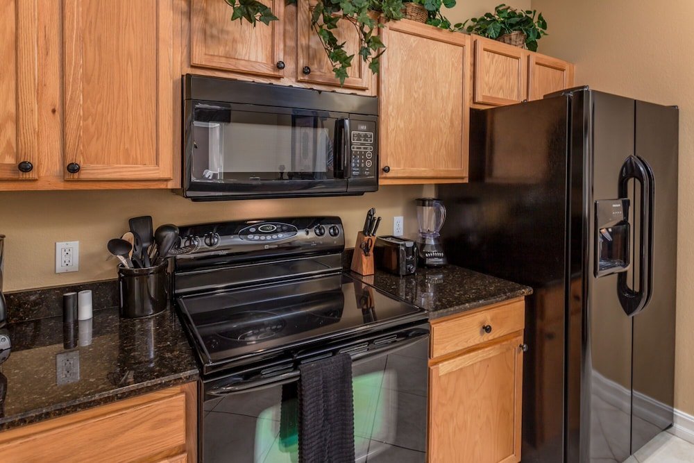 Фото 87631 Games Room+2-masters+hottub+water View!