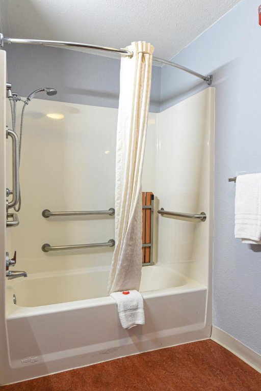 Фото Oyo Hotel Irving Dfw Airport South