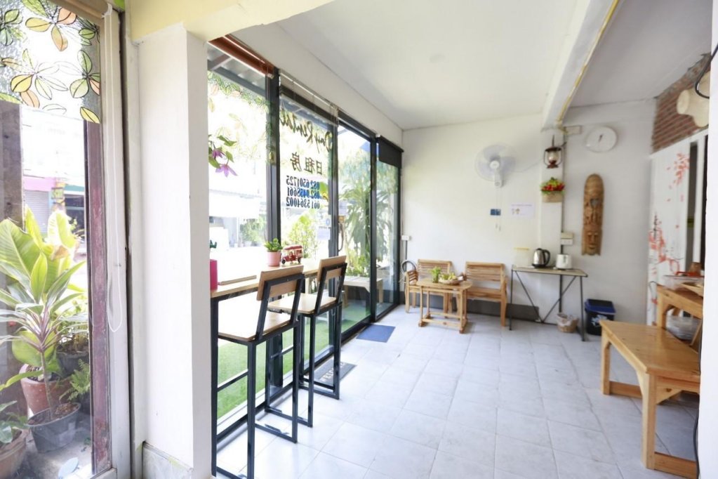 Фото D House Hostel