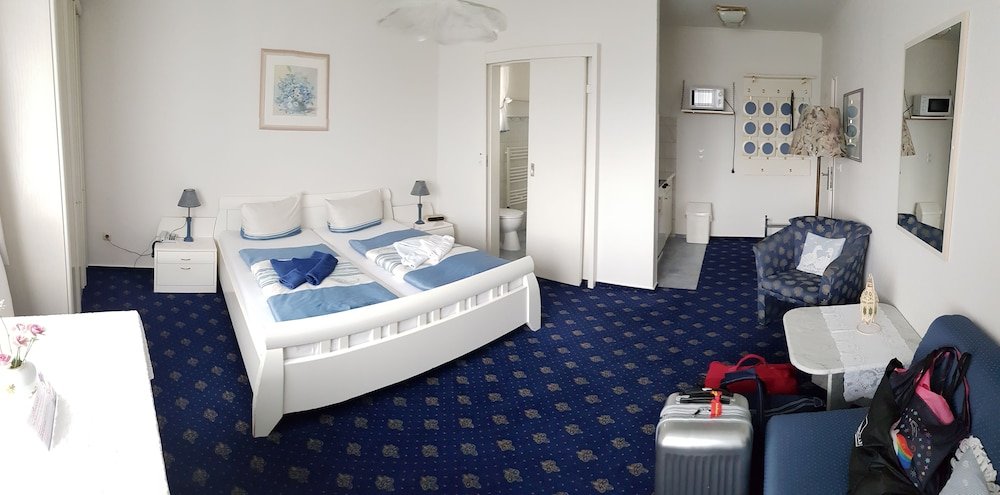 Фото Hotel-Pension Haus Hubertus