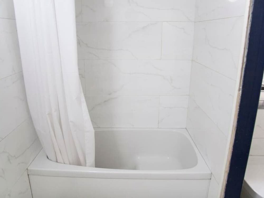 Фото Caledonian Studio Flats