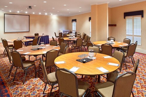 Внешний вид отеля Novotel Toronto Centre в Торонто, фото 5