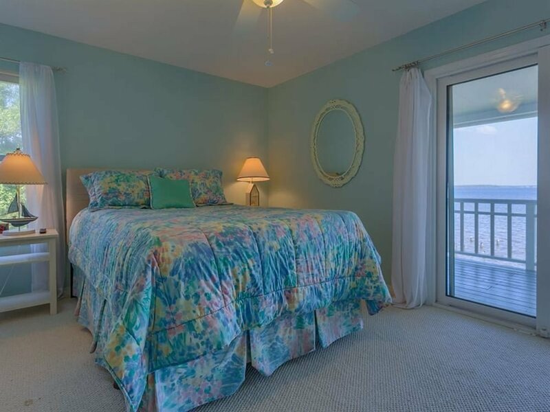 Жильё посуточно Dolphin Hideaway by Meyer Vacation Rentals