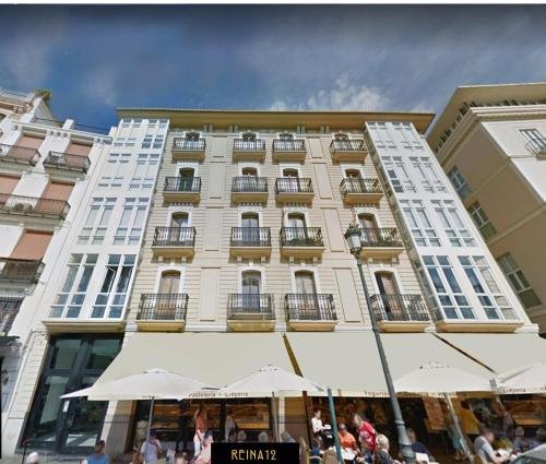 Фото Flats Friends Plaza de la Reina