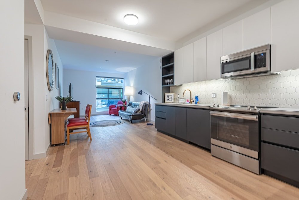 Фото Gorgeous Hollywood Living - 2 Bedroom