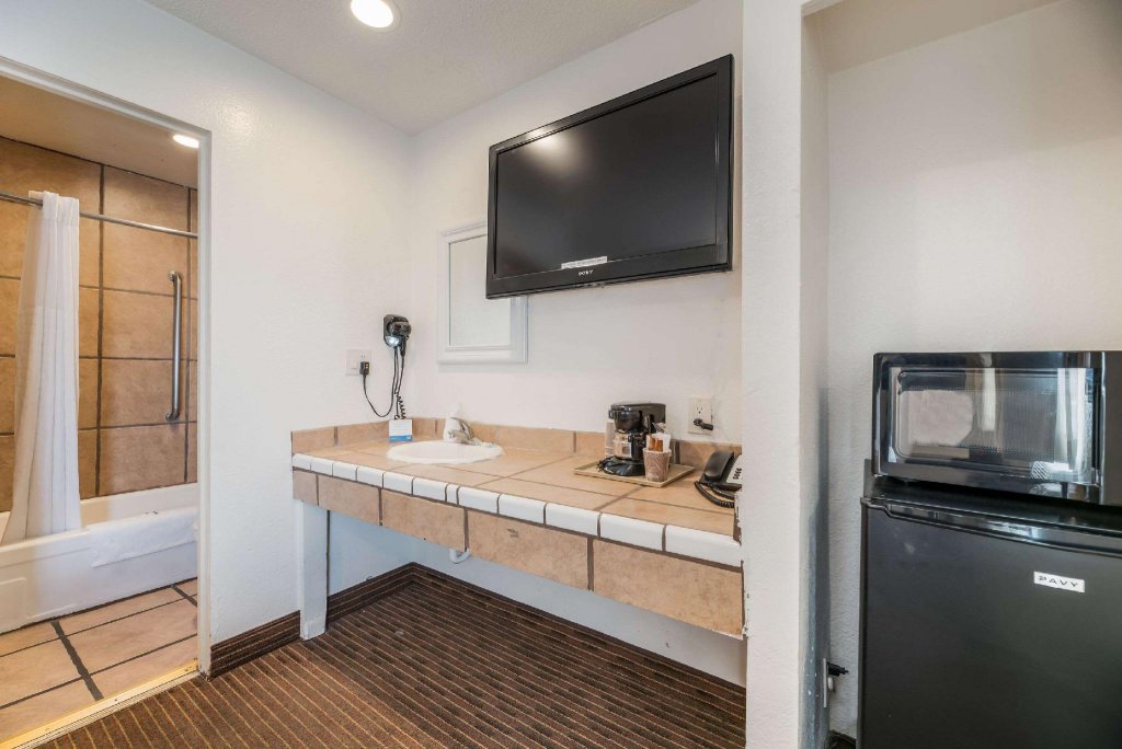 Фото Rodeway Inn Flagstaff - Downtown