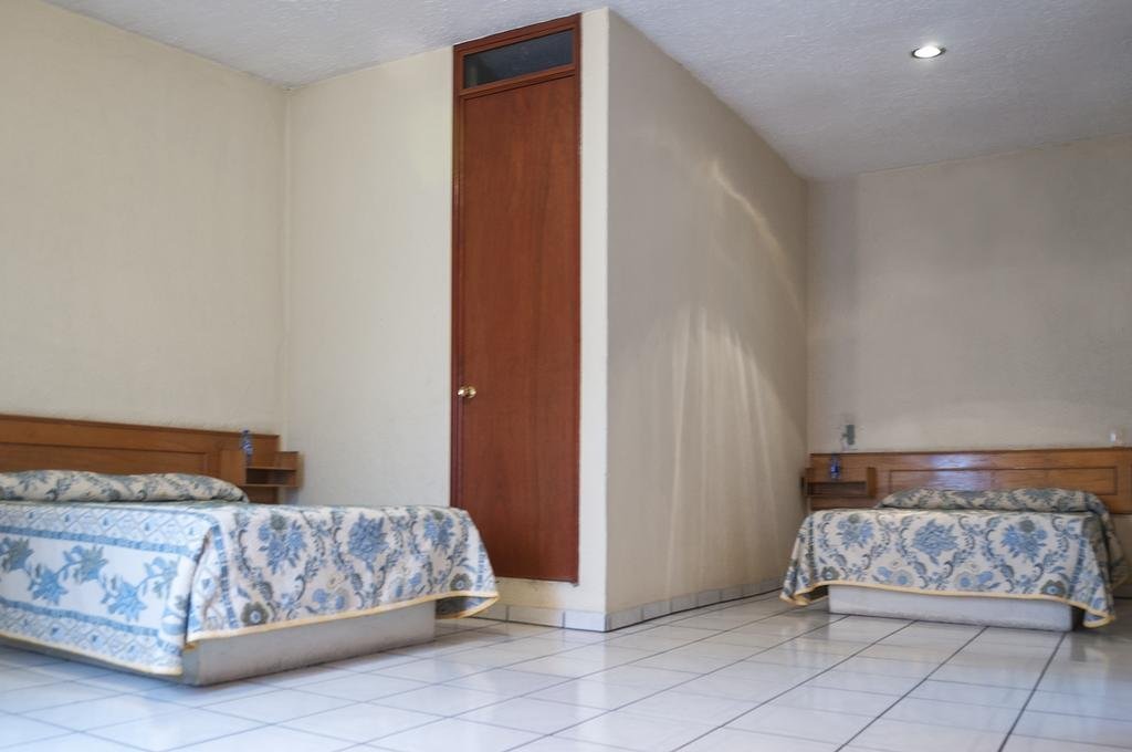 Фото Hotel El 2000