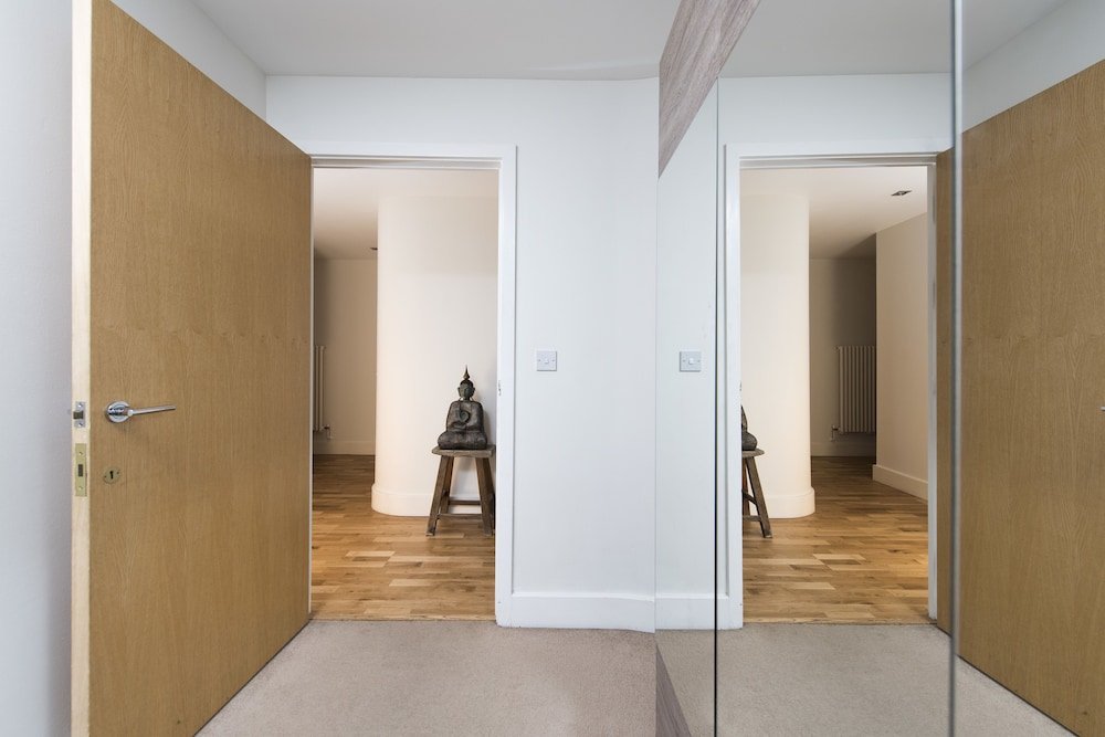 Фото Peaceful & Modern 2br Flat with Water Views