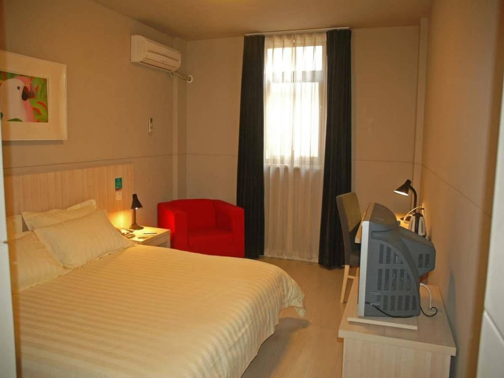 Фото JinJiang Inn Minziqian Road, Honglou Plaza, Ji'nan